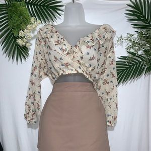 Ruffle long sleeve crop top blouse